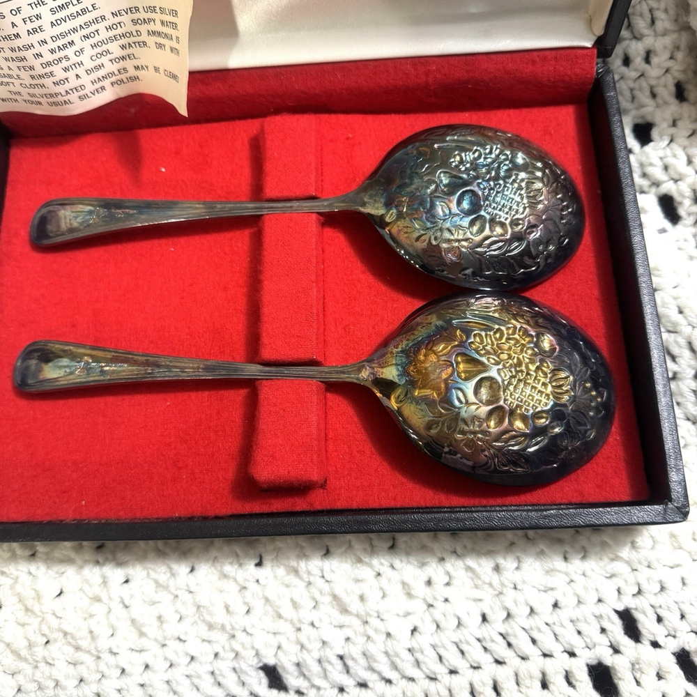 Vtg Set Of 2 Sheffield England 24k Gold Plated Serving Spoons Original Case EPNS - Picture 5 of 12
